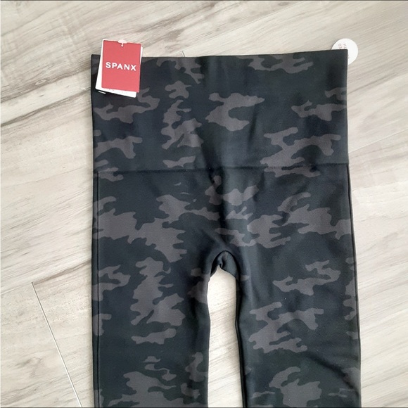 SPANX Camo Women Leggings ( M ) - Picture 3 of 7